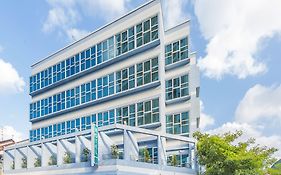โรงแรม 81 เอเลแกนซ์